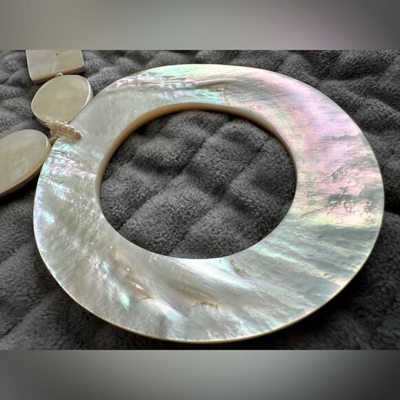 Neiman Marcus Mother of Pearl Statement Necklace – Resort Chic Elegance - Picture 15 of 17